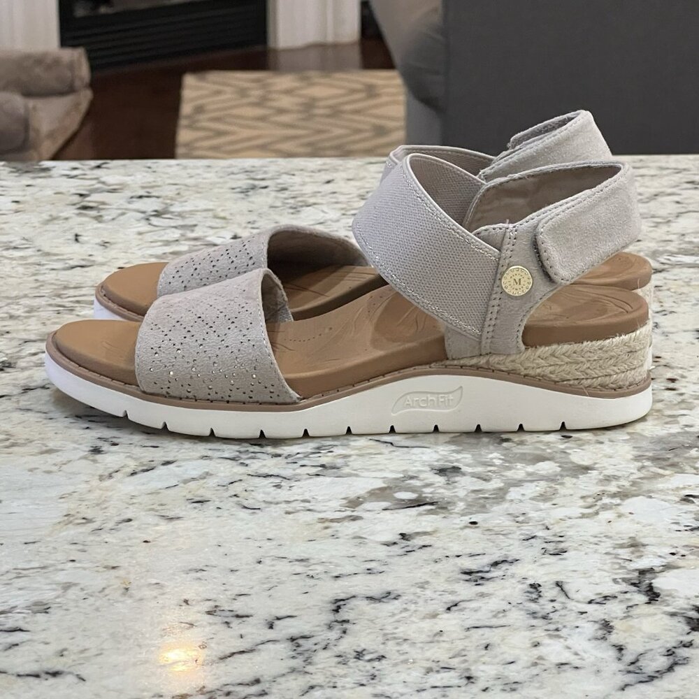 Skechers BOBS x Martha Stewart Arch Fit Beach Kiss Wedge Sandals Size 6 Shoes - Picture 9 of 14
